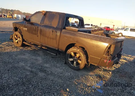 2015 Ram 1500 Express z USA, uszkodzony, nr VIN 3C6RR7KT2FG699799